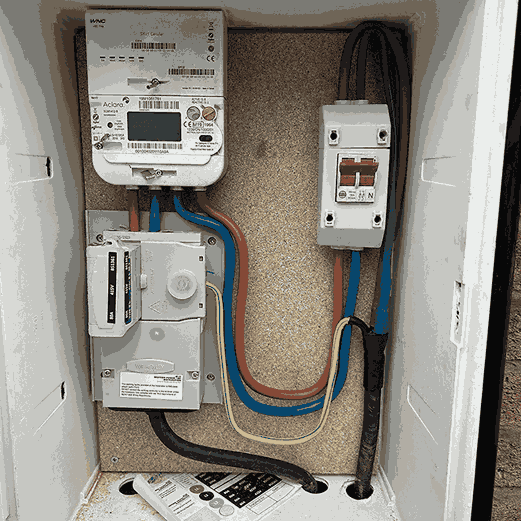 small outdoor fusebox